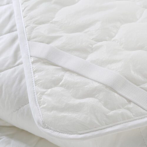 Eco-Friendly Non-Slip Mattress Topper Soft Thickened Bed Protector for Hotel Use